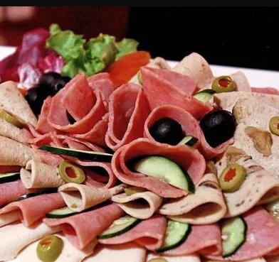 کالباس و سوسیس بوقلمون